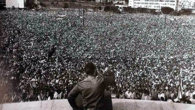 Fidel Castro y su pueblo